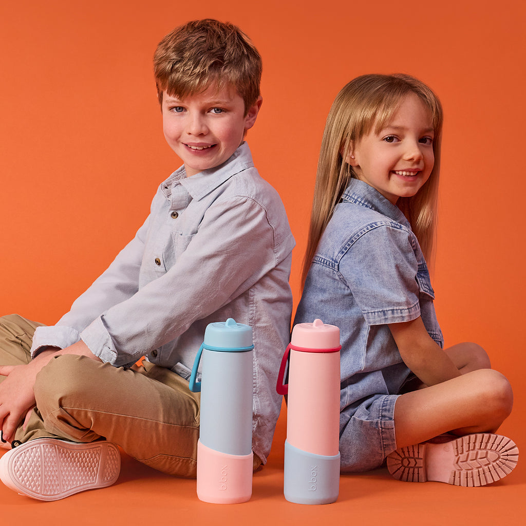 قارورة بغطاء قلاب سعة 690 مل - جنة وردية